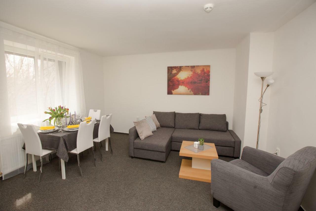 Hotel Blue Apartment Bratislava Buitenkant foto