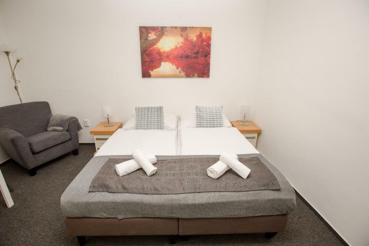 Hotel Blue Apartment Bratislava Buitenkant foto