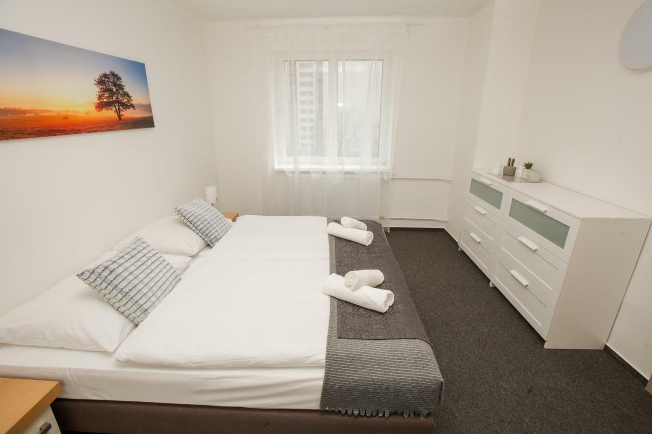 Hotel Blue Apartment Bratislava Buitenkant foto